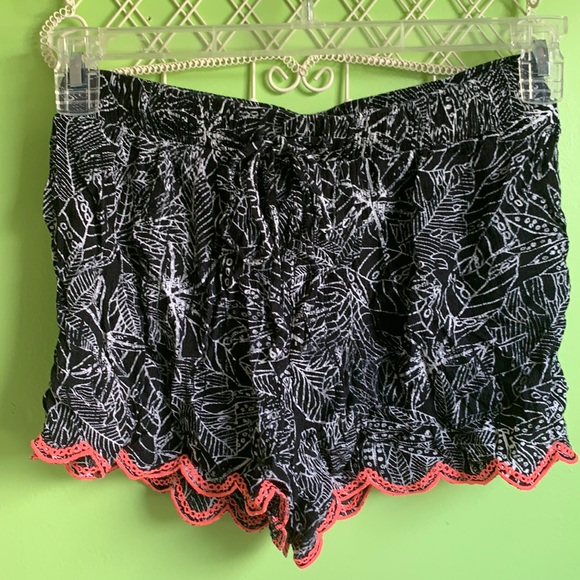 Mossimo Supply Co. Pants - Black white and pink flowy shorts